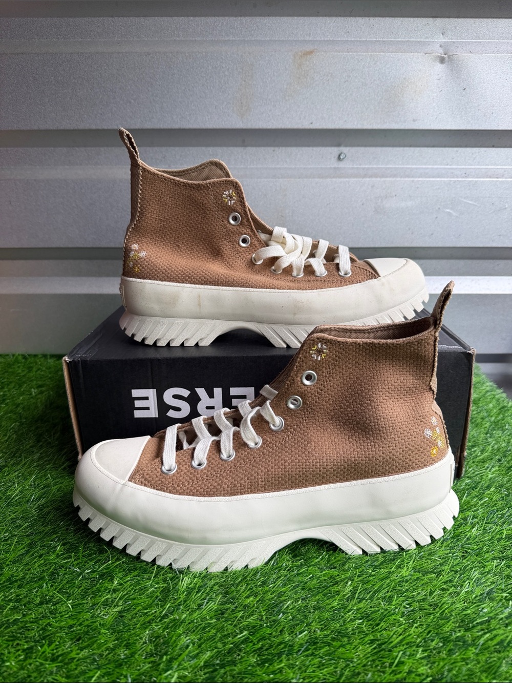 Converse Women's Brown High-Top Canvas Platform Sneakers NO BOX